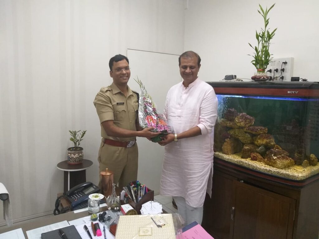 Met and interacted with DCP Zone7 Shri Akhilesh Kumar Singh on law & order situation in Mulund