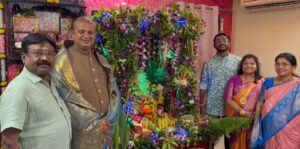 राजकुमार नाडार आणि दिपक मिश्रा यांच्या निवासस्थानी भेट देऊन गणपती बाप्पाचे मनोभावे दर्शन घेतले